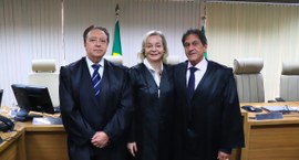 Desembargador Antônio Maria Rodrigues de Freitas Iserhard (à direita) agora é membro substituto ...