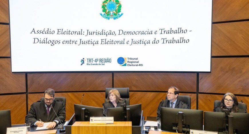 Na ocasião, a presidente do TRE-RS e o presidente do TRT4 assinaram acordo de cooperação técnica