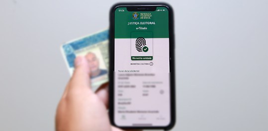 É um aplicativo da Justiça Eleitoral que permite que o eleitor acesse, por meio de seu smartphon...