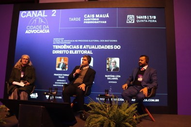 A desembargadora eleitoral Caroline Agostini Veiga foi responsável pela mediação do painel “Camp...