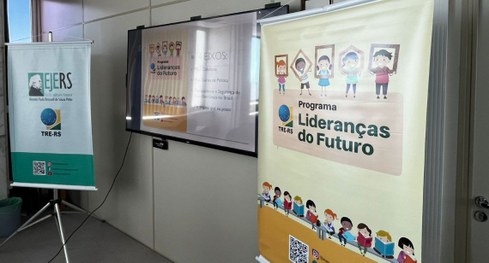Alunos do “Projeto Pescar” são recebidos no TRE-RS