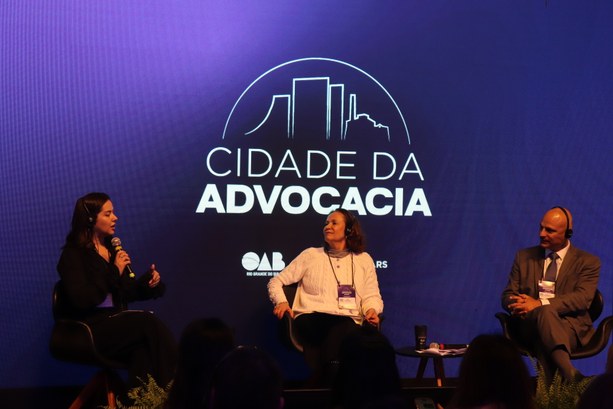 Desembargadores do TRE-RS mediam palestras na Cidade da Advocacia