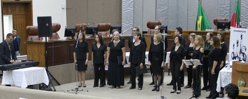 TRE-RS Grupo Vocal De Vez em Canto interpretando o Hino da Justiça Eleitoral Gaúcha