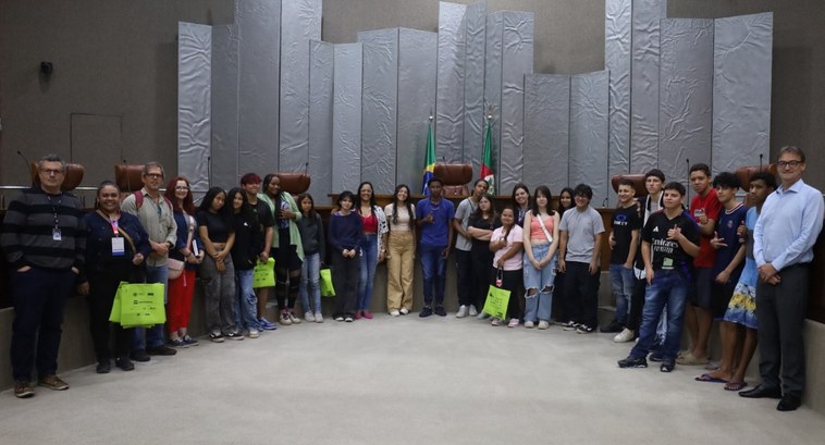 TRE-RS inicia participação no “Noite dos Museus 2025” com atividade pedagógica TRE-RS inicia participação no “Noite dos Museus 2025” com atividade pedagógica