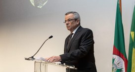 Medalha Tiradentes é concedida ao presidente do TRE-RS