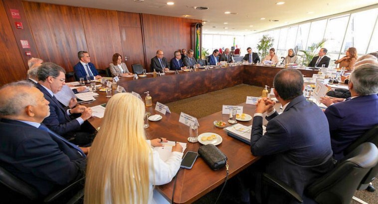 TRE-RS: Presidente do TRE-RS participa de encontro sobre a gestão das eleições de 2026 no TSE Presidente do TRE-RS participa de encontro sobre a gestão das eleições de 2026 no TSE