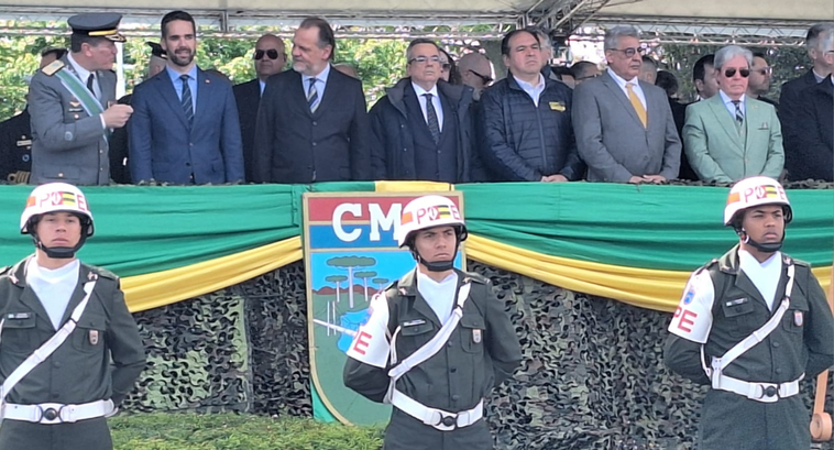 TRE-RS: Presidente do TRE-RS prestigia desfile de 7 de Setembro Presidente do TRE-RS prestigia desfile de 7 de Setembro