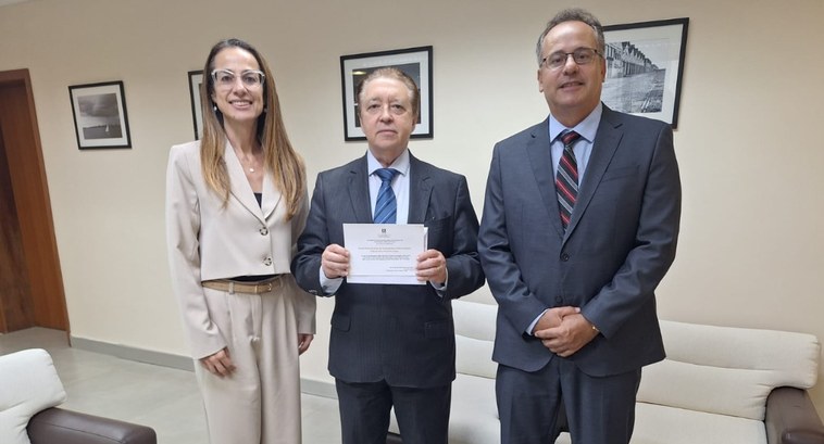 TRE-RS: Presidente do TRE-RS recebe convite para posse no TJM-RS Presidente do TRE-RS recebe convite para posse no TJM-RS