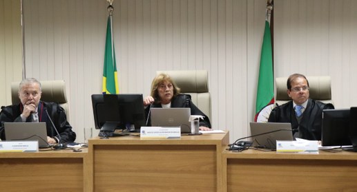 TRE-RS: Primeira sessão da desa. Maria de Lourdes