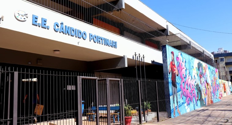 TRE-RS: Programa Lideranças do Futuro visita escola na capital Programa Lideranças do Futuro visita escola na capital