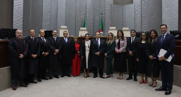 TRE-RS: TRE-RS dá posse a nova desembargadora eleitoral substituta TRE-RS dá posse a nova desembargadora eleitoral substituta