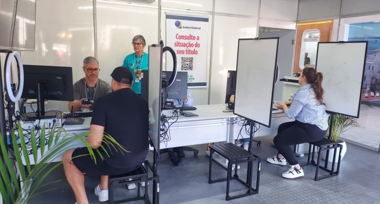 TRE-RS: TRE-RS realiza cadastro biométrico na 48ª Expointer TRE-RS realiza cadastro biométrico na 48ª Expointer