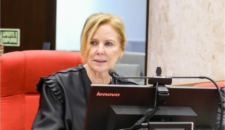 Vânia Hack de Almeida